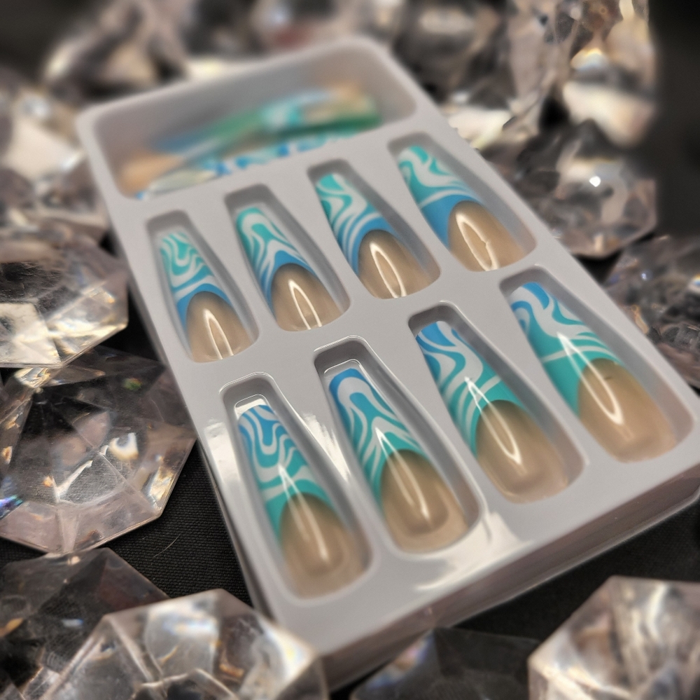Ocean Wave Press On Nails